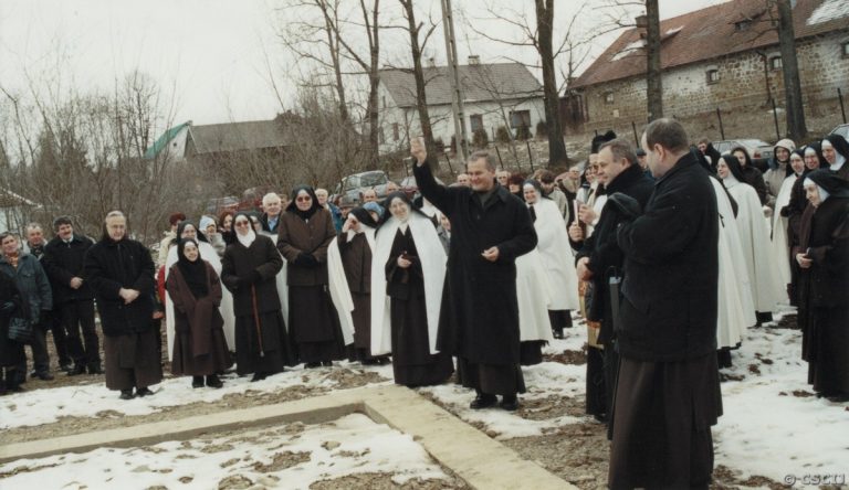 Poświęcenie placu i fundamentów budującego się Domu Pamięci Sługi Bożego o. Anzelma Gądka